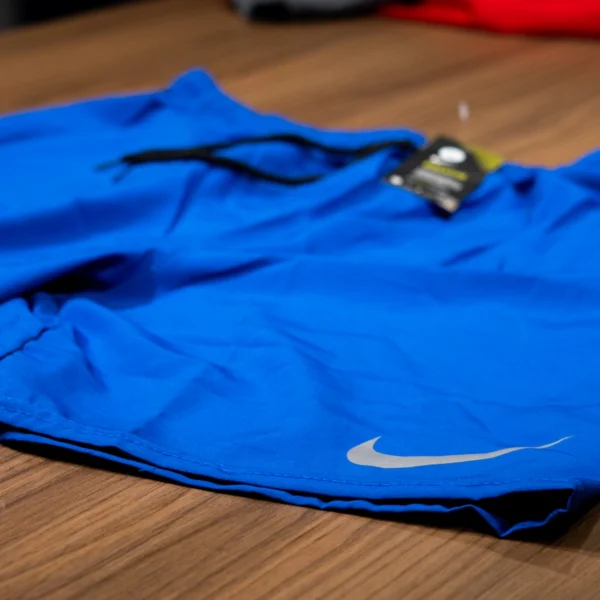Short Masculino Nike Logo Refletivo com Bolso - Imagem 13