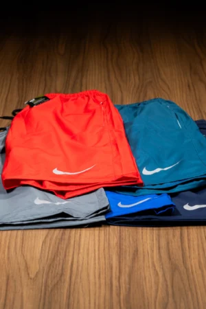 Short Masculino Nike Logo Refletivo com Bolso