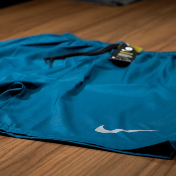 Short Masculino Nike Logo Refletivo com Bolso - Imagem 11